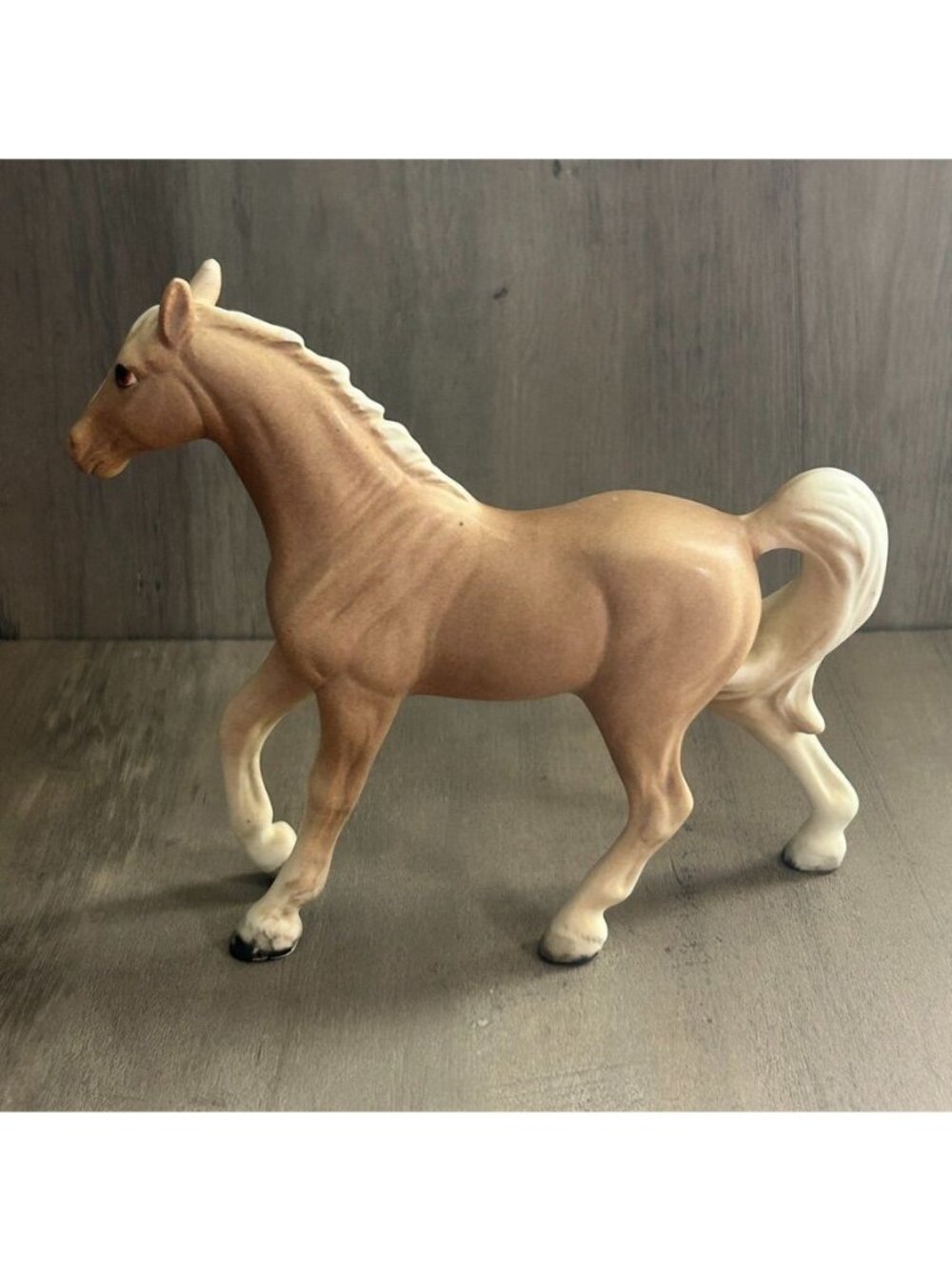 Vintage Palomino Horse Ceramic Figurine Beige & White 7" Collectible - READ